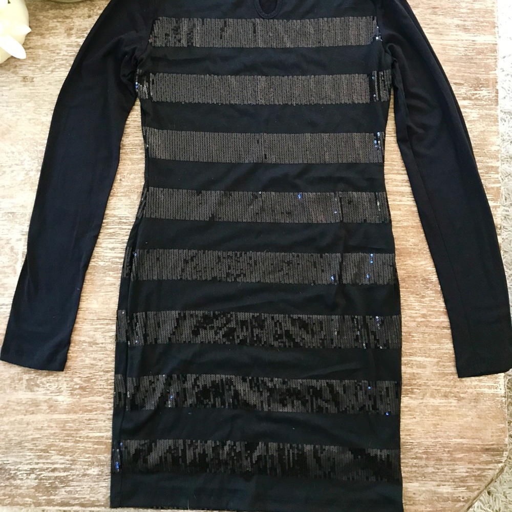 BEAUTIFUL BLACK SEQUIN STRIPED SOPRANO DRESS ✨ - Picture 6 of 9